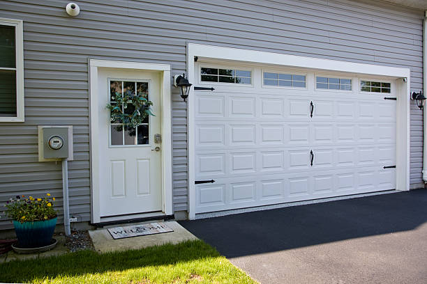 24/7 Emergency Garage Door Panel Replacement experts in Kanawha County County, WV
